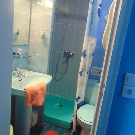Voltaire Hotel 2*